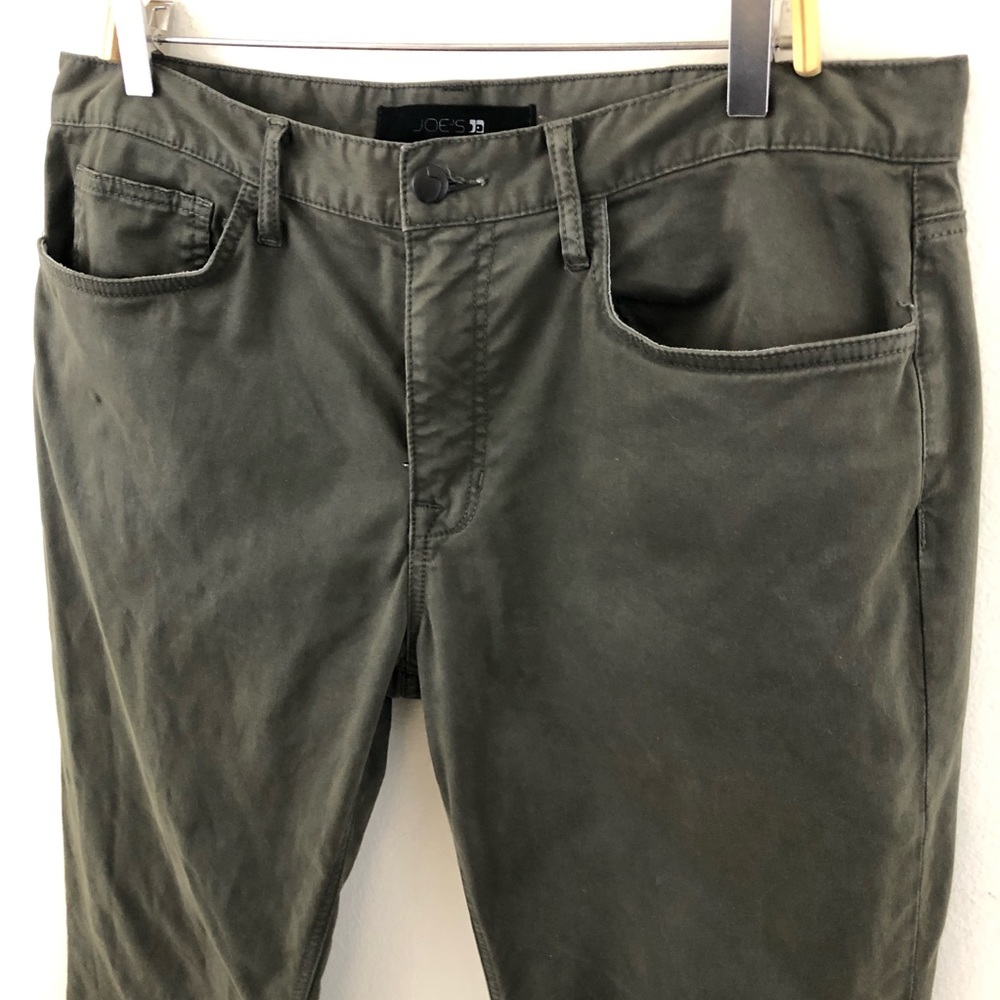 Joe’s Jeans Green Chino Pants. Size 36